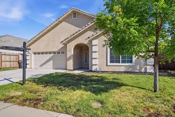 $619,000 | 215 East Hawkeye Avenue, Turlock, CA 95382