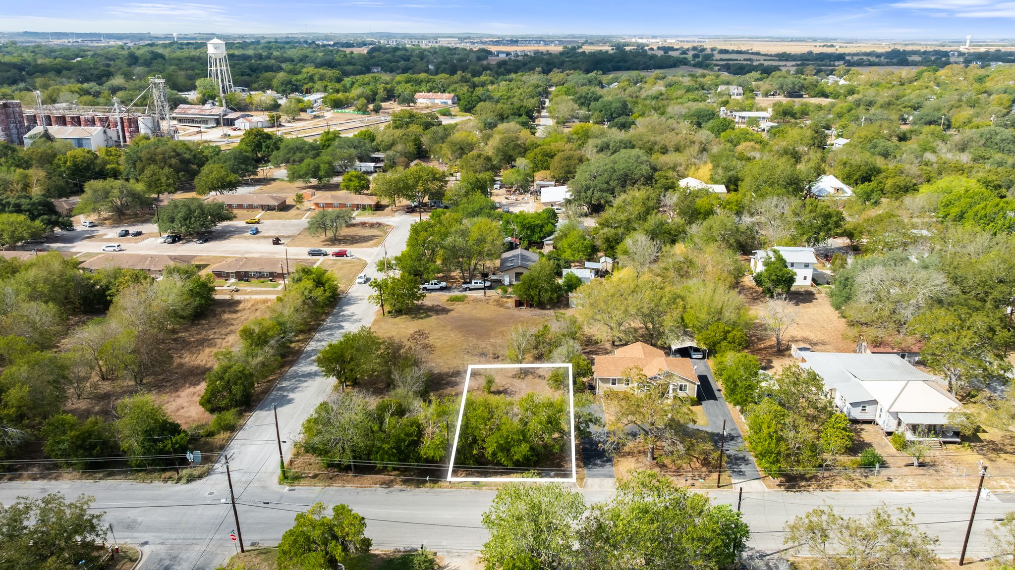 905 North Blanco Street Lockhart, TX 78644 - Photo 1 of 6 a view of a city