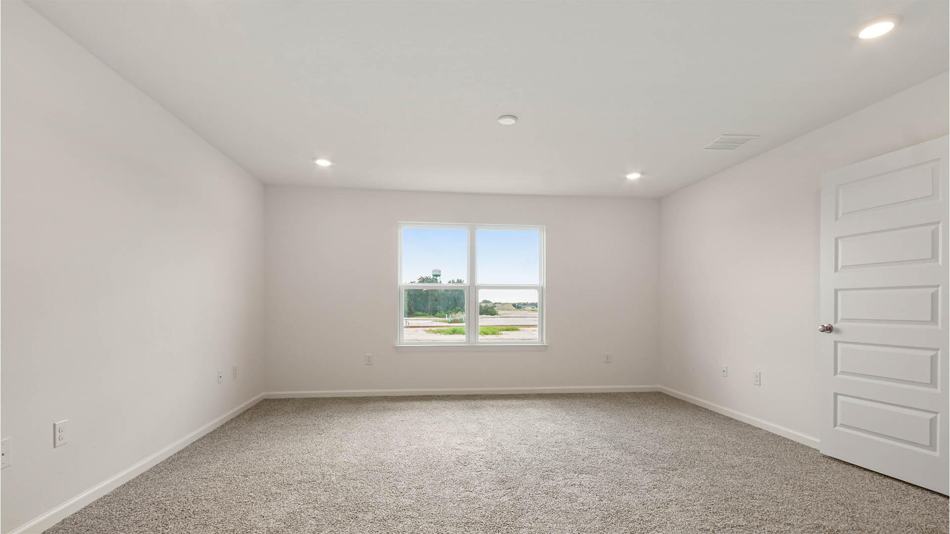 59 Foxtrail Run Freeport, FL 32439 - Photo 11 of 20 an empty room with a window