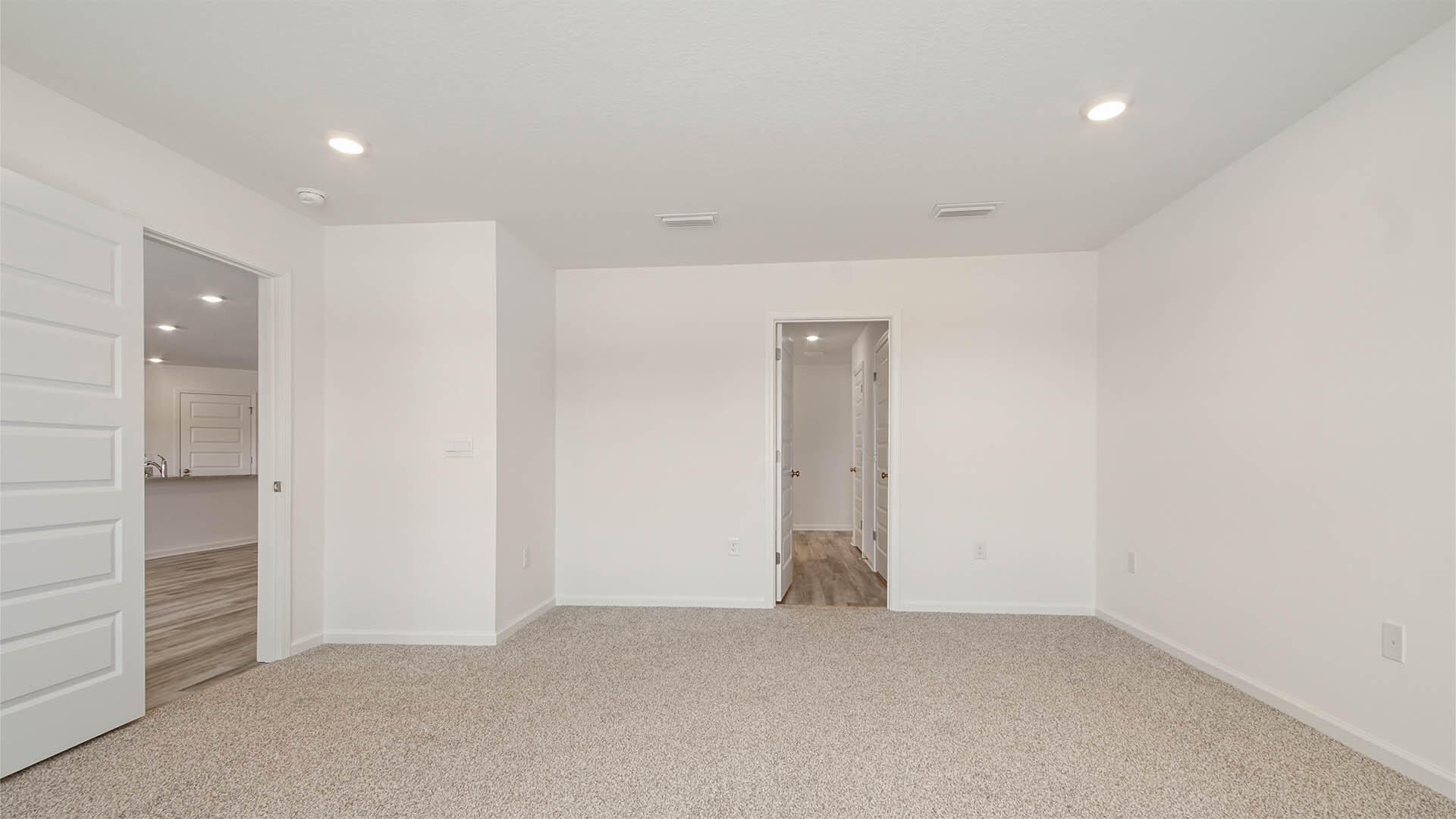 59 Foxtrail Run Freeport, FL 32439 - Photo 10 of 20 an empty room with closet