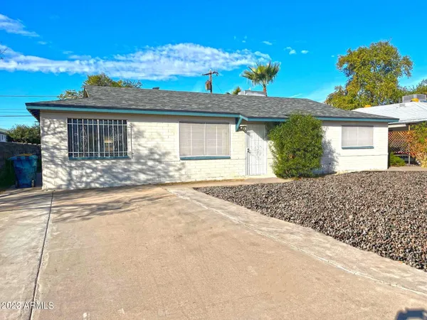 $2,000 | 8638 North 8th Street, Phoenix, AZ 85020