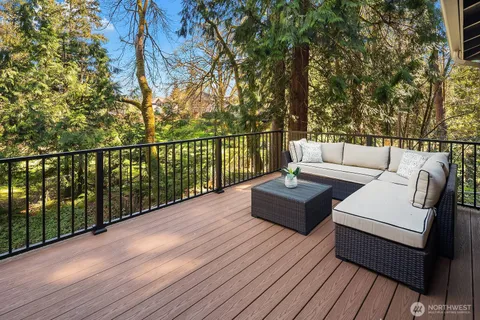 $1,698,000 | 2836 241st Avenue Southeast, Sammamish, WA 98075