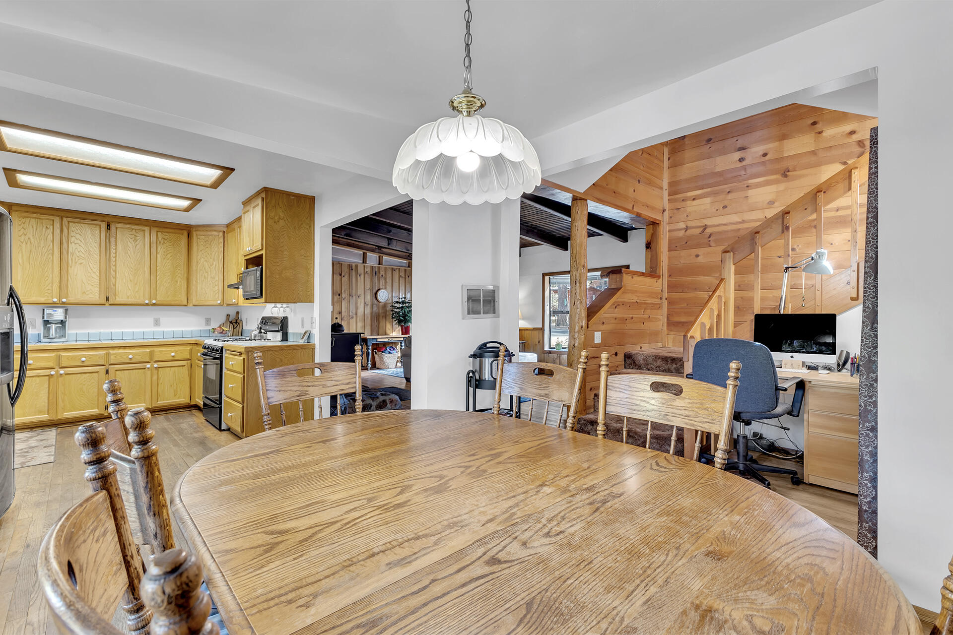 53340 Idyllbrook Drive Idyllwild, CA 92549 - Photo 28 of 68 a very nice looking room with a large window