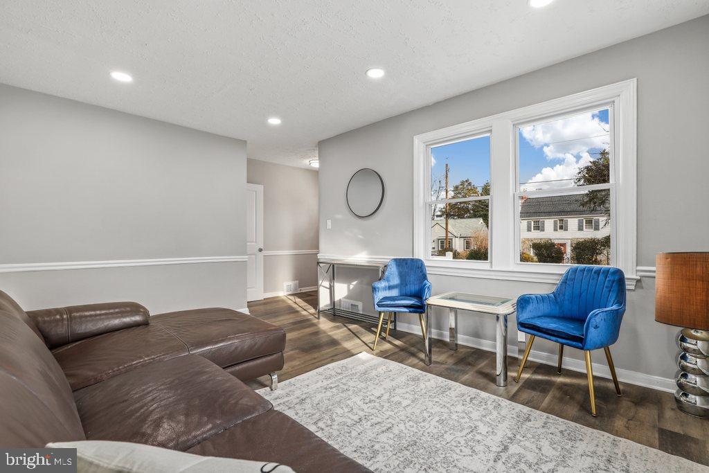 10146 Sutherland Road Silver Spring, MD 20901 - Photo 6 of 39