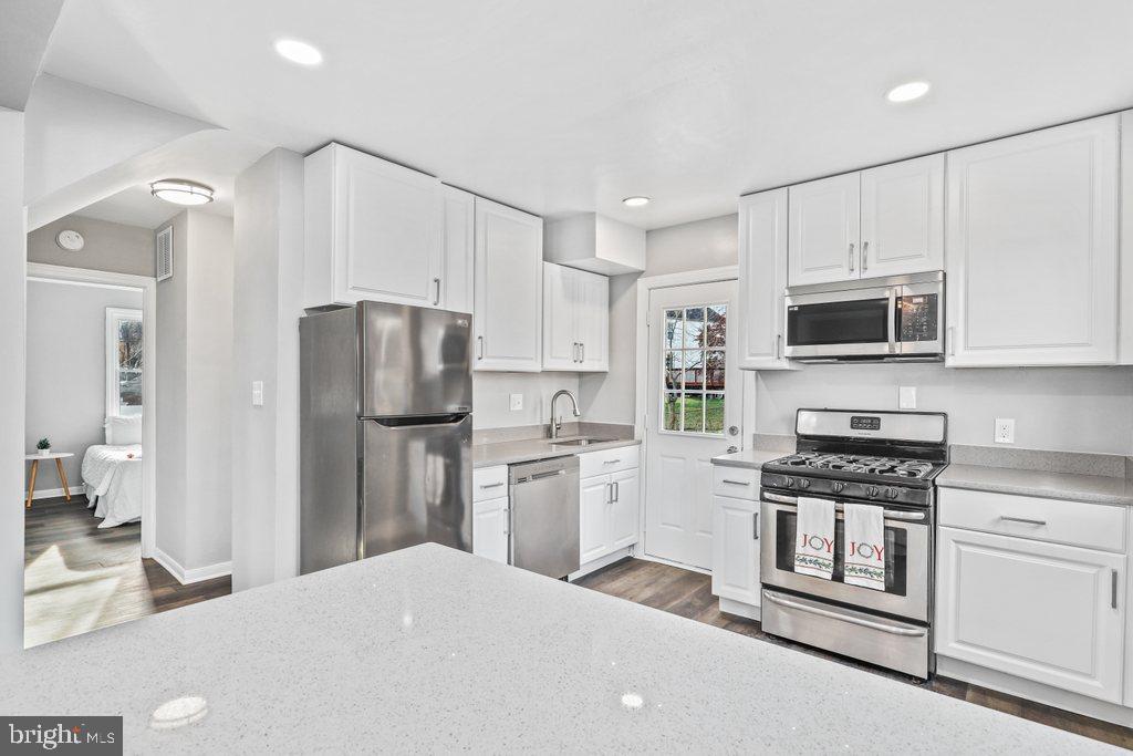 10146 Sutherland Road Silver Spring, MD 20901 - Photo 8 of 39 New quartz counters