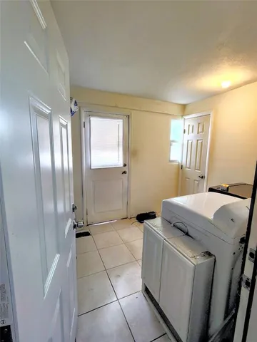 $2,900 | 6134 Buchanan Street, Hollywood, FL 33024