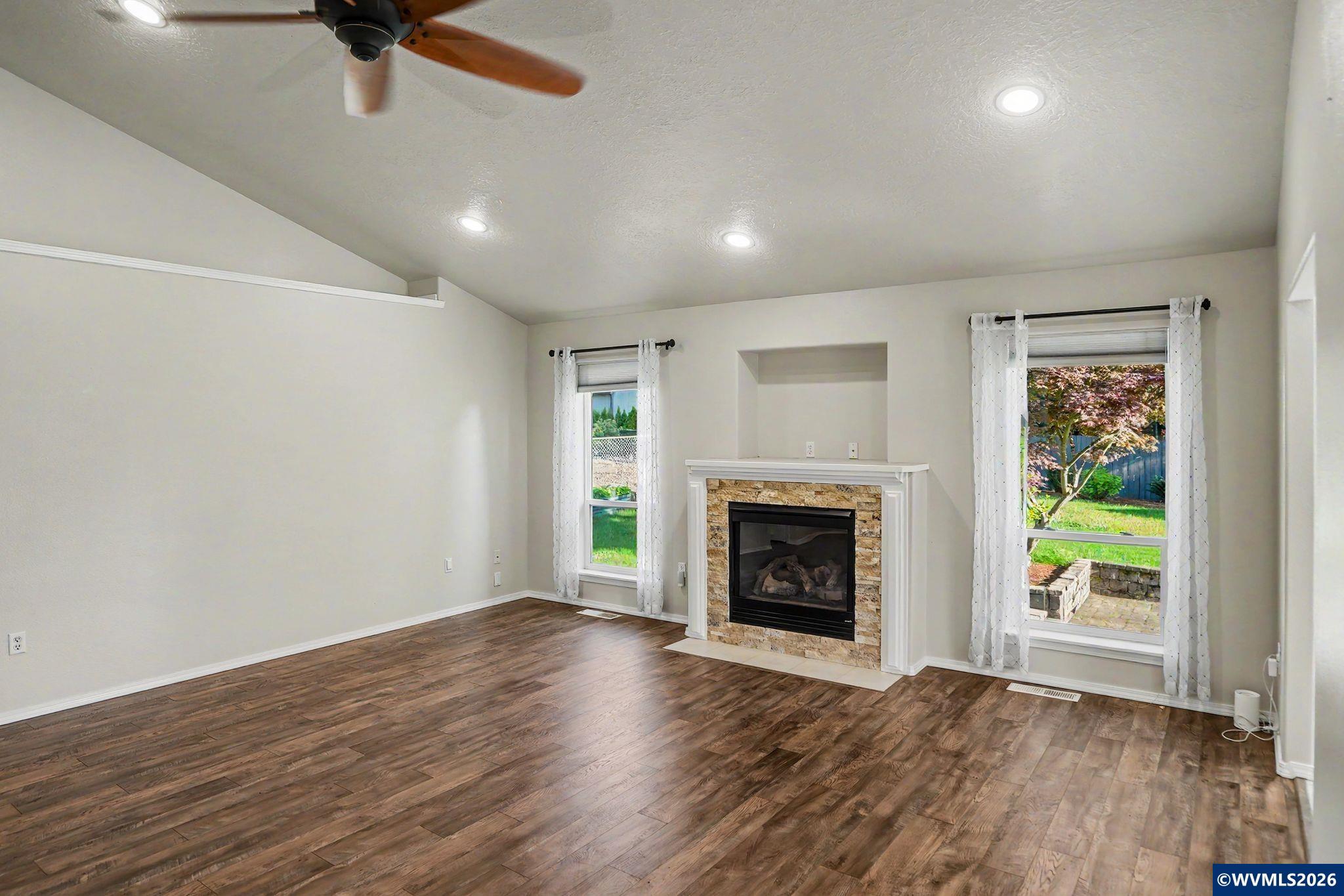812 Southwest 8th Street Sublimity, OR 97385 - Photo 13 of 50
