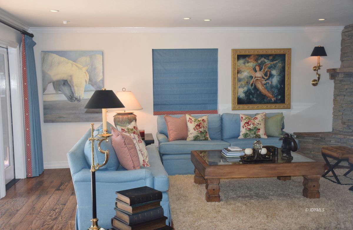 25470 Rimrock Road Idyllwild, CA 92549 - Photo 14 of 37 ENTERING THE LIVING ROOM