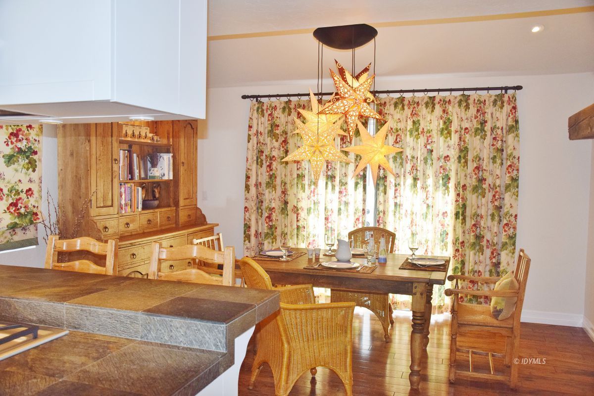 25470 Rimrock Road Idyllwild, CA 92549 - Photo 20 of 37 DINING AREA ADJACENT TO KITCHEN