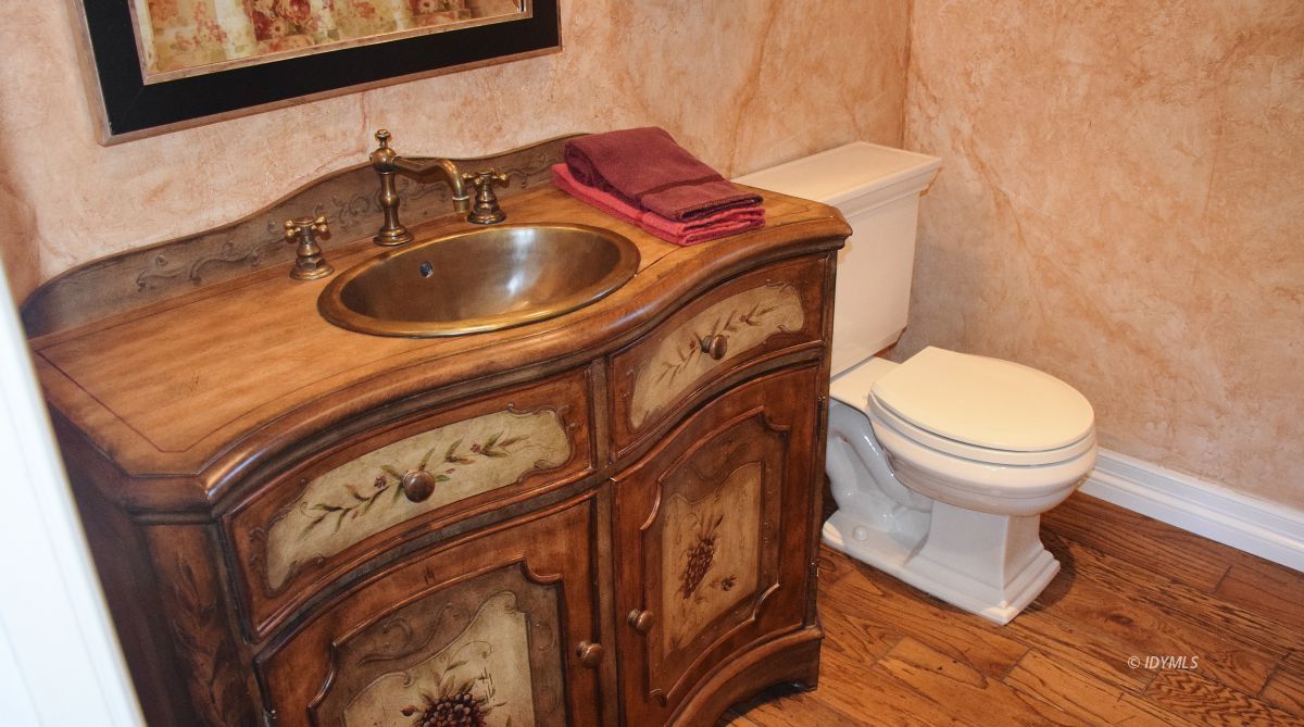 25470 Rimrock Road Idyllwild, CA 92549 - Photo 25 of 37 1/2 BATH WITH CUSTOM CABINETRY