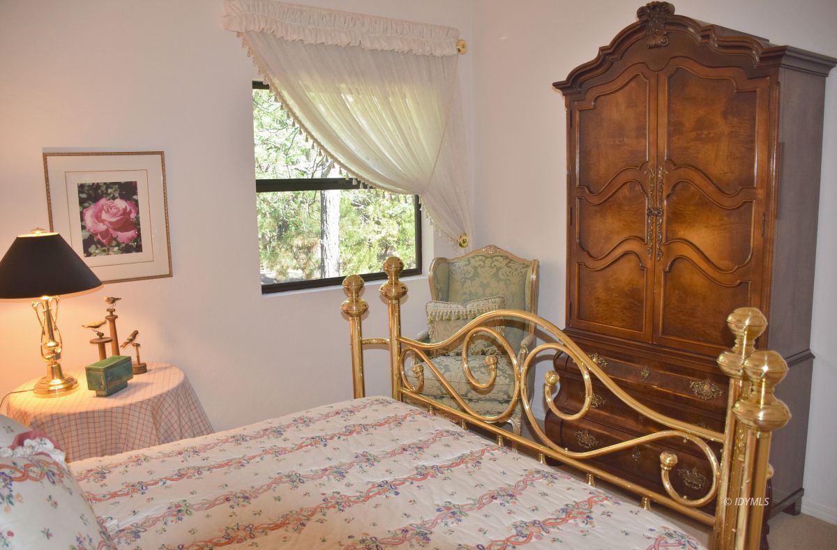 25470 Rimrock Road Idyllwild, CA 92549 - Photo 28 of 37 GUEST BEDROOM # 1 ARMOIR