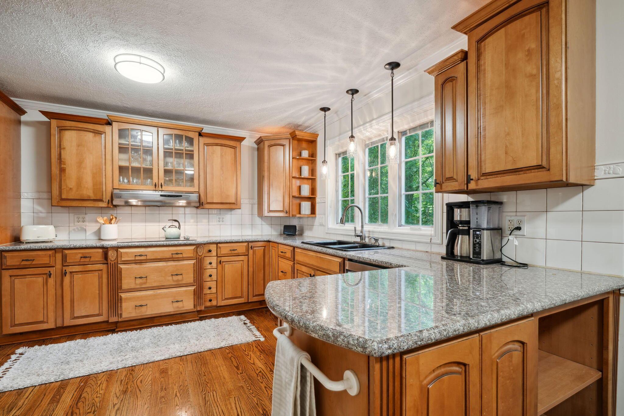 822 Lindenhaven Road Columbus, OH 43230 - Photo 21 of 58 Kitchen
