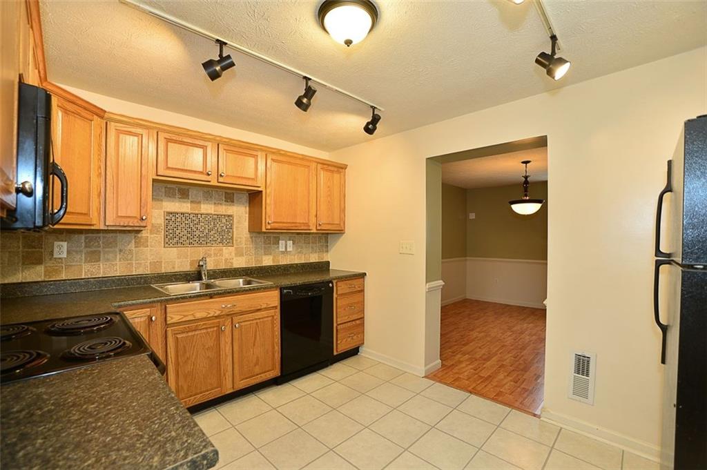 824 Ridge Road Bridgeville, PA 15017 - Photo 4 of 14 Gallery Image 4