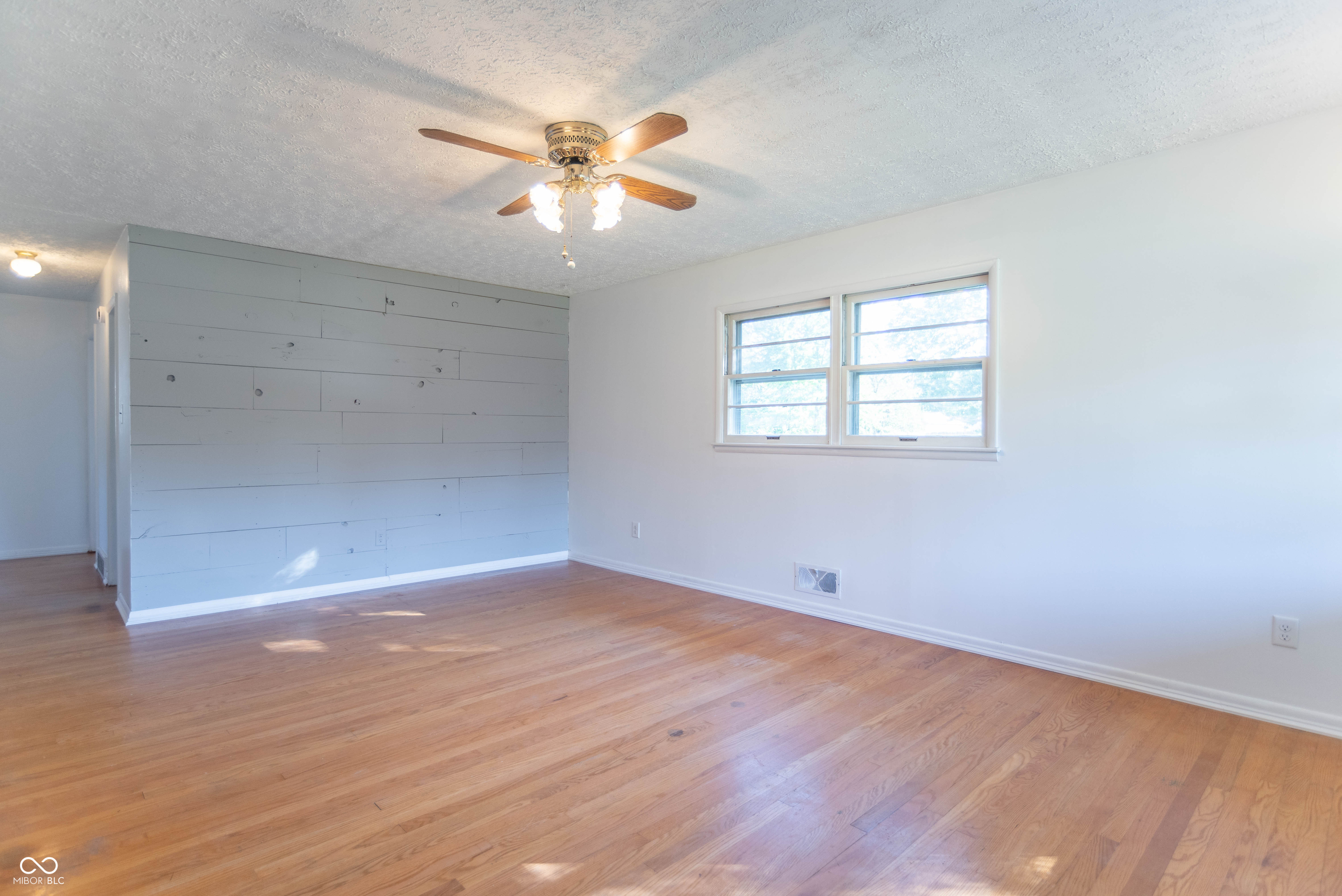402 West Stop 11 Road Indianapolis, IN 46217 - Photo 12 of 35 Gallery Image 12