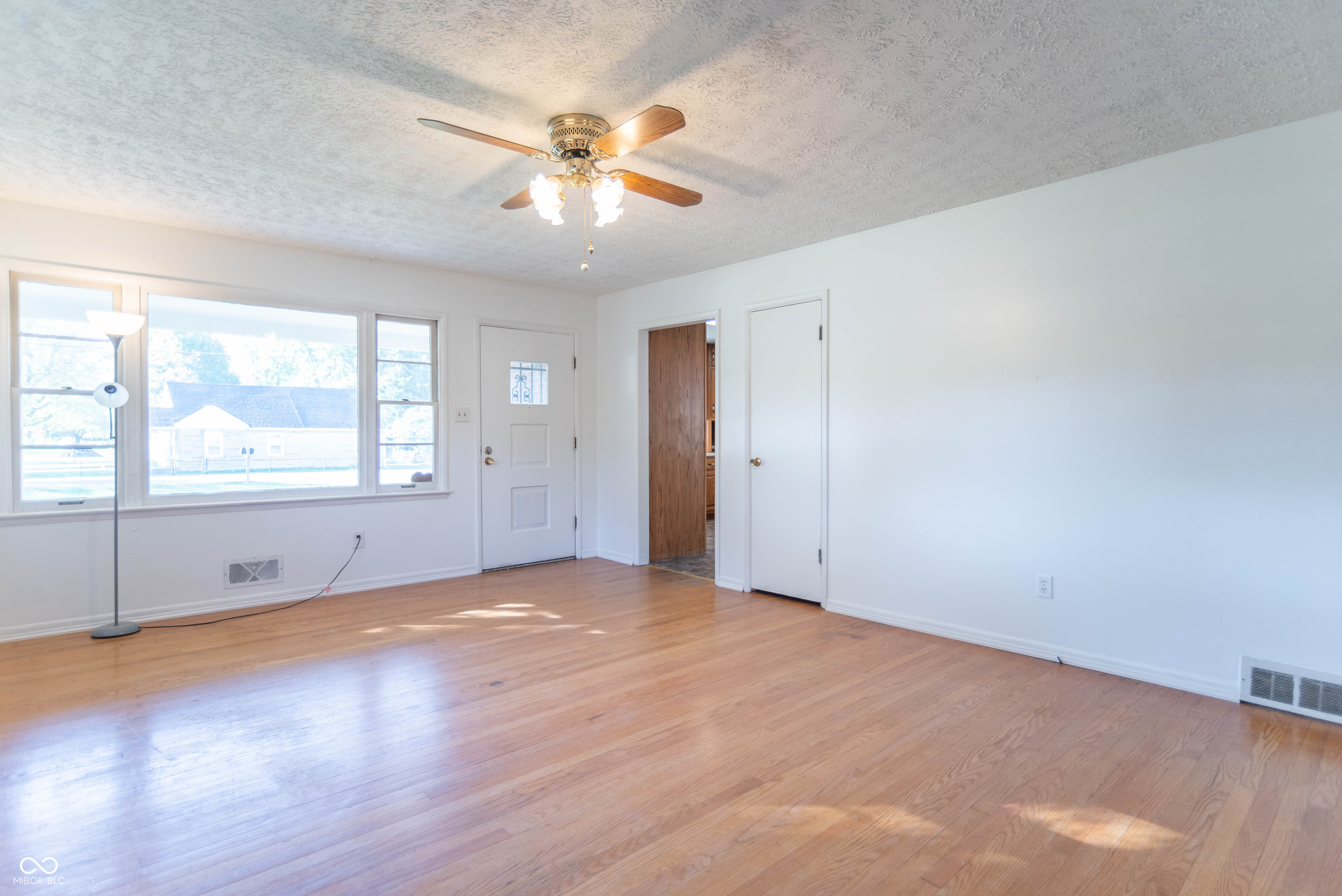 402 West Stop 11 Road Indianapolis, IN 46217 - Photo 13 of 35 Gallery Image 13
