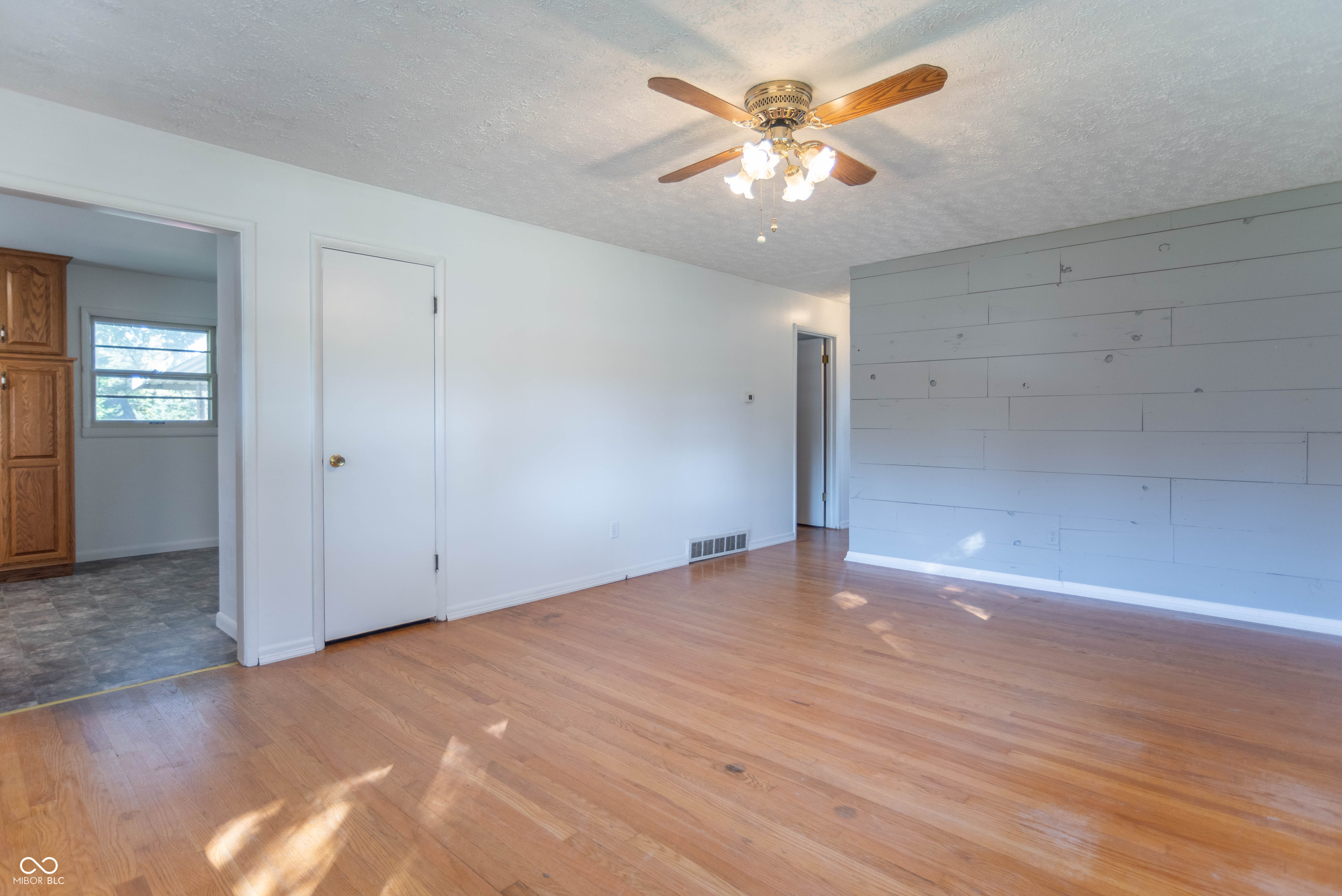 402 West Stop 11 Road Indianapolis, IN 46217 - Photo 14 of 35 Gallery Image 14