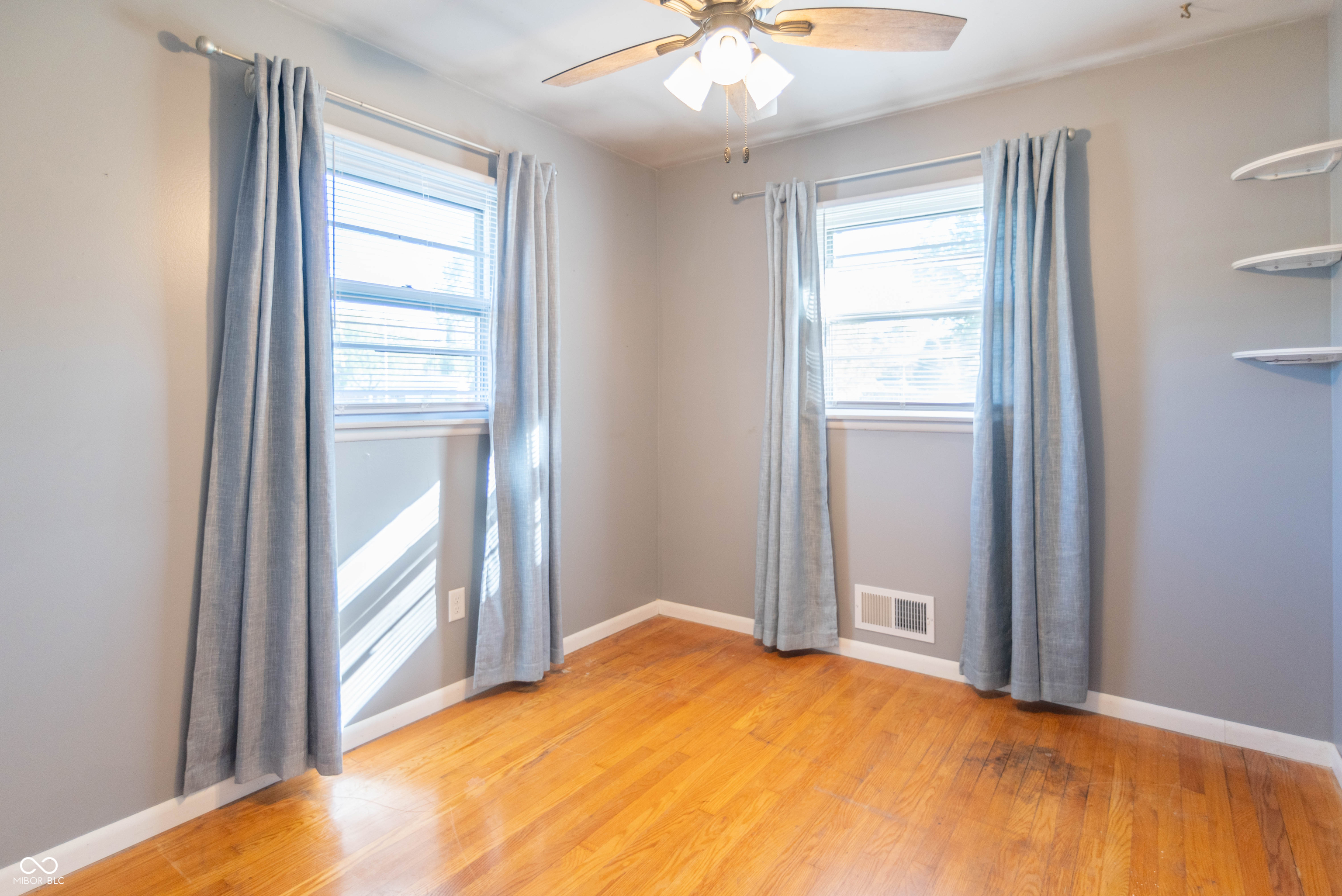 402 West Stop 11 Road Indianapolis, IN 46217 - Photo 24 of 35 Gallery Image 24