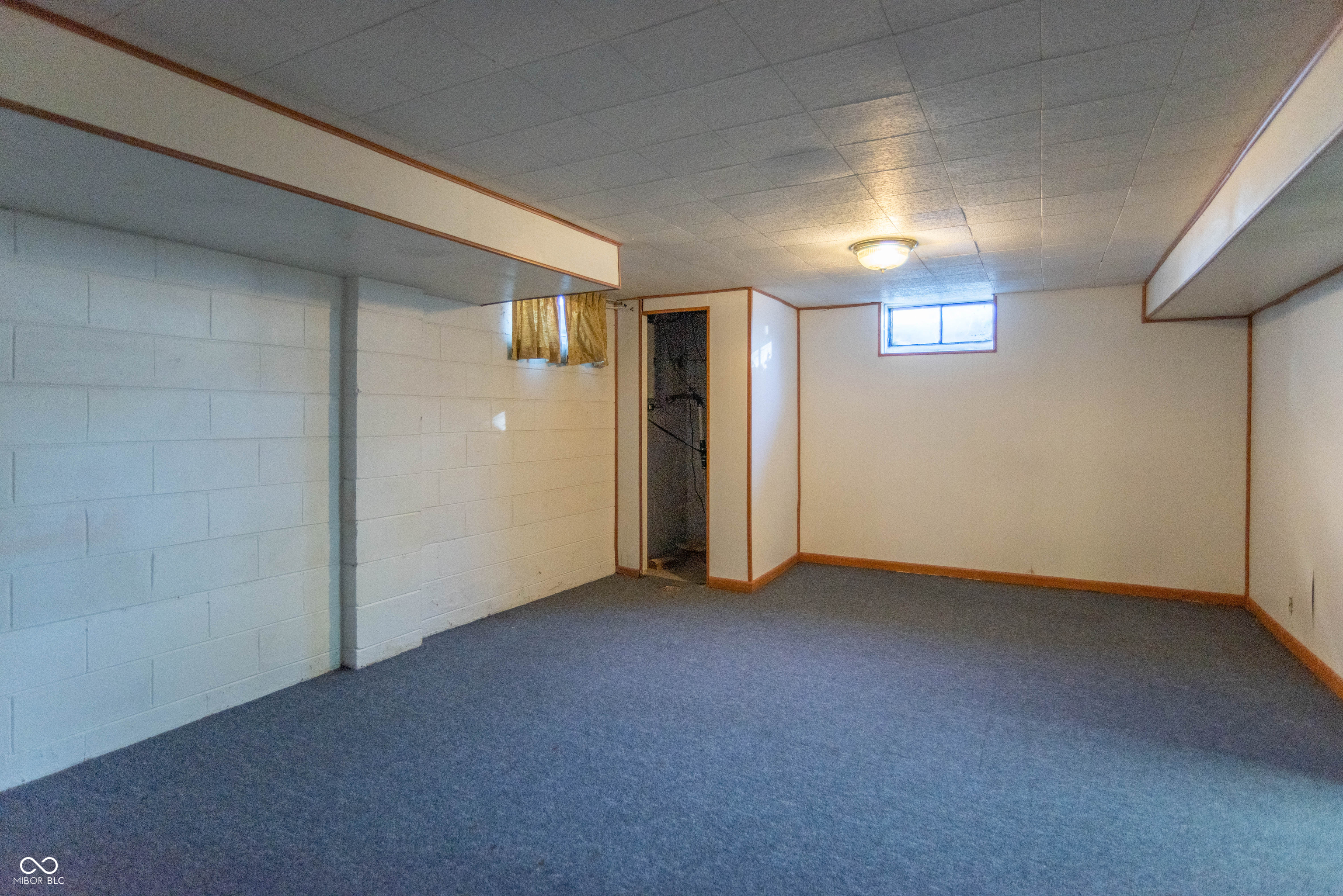 402 West Stop 11 Road Indianapolis, IN 46217 - Photo 30 of 35 Gallery Image 30