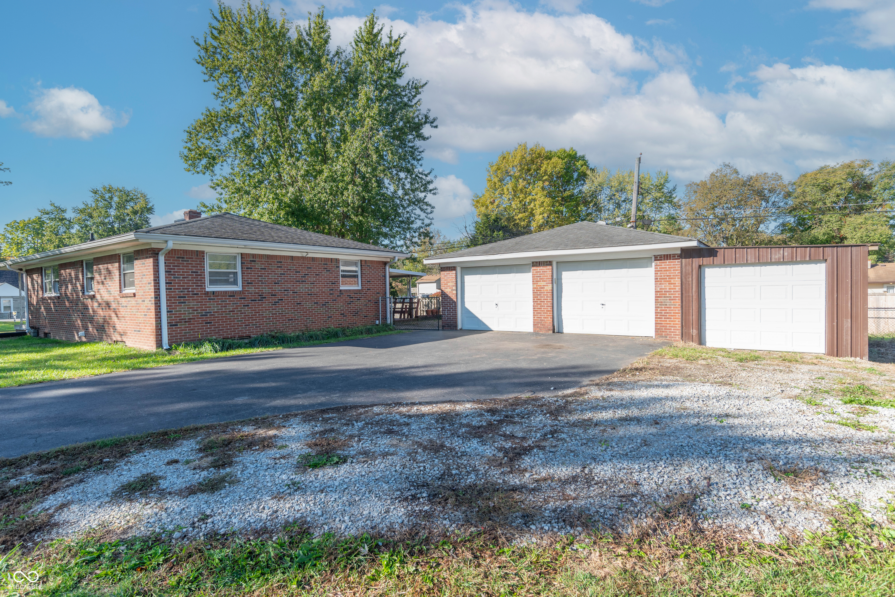 402 West Stop 11 Road Indianapolis, IN 46217 - Photo 5 of 35 Gallery Image 5