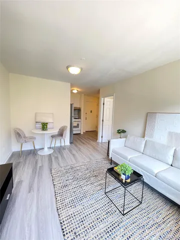 $589,000 | 144-48 Roosevelt Avenue, Unit 3B | Murray Hill - Flushing