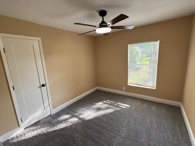 727 East 3rd Street McGregor, TX 76657 - Photo 13 of 24 Middle bedroom
