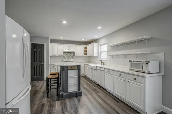 $457,000 | 406 St Ivy Avenue, Troy, VA 22974