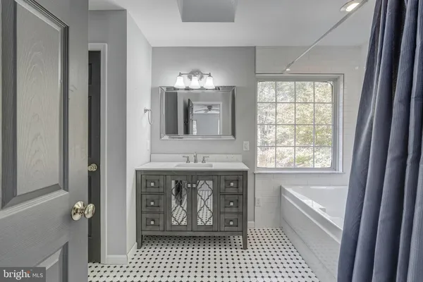 $457,000 | 406 St Ivy Avenue, Troy, VA 22974