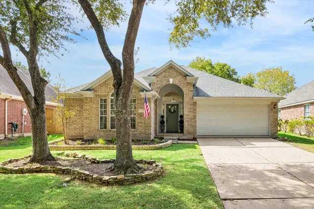 $355,000 | 14118 Hazel Ridge Court, Houston, TX 77062