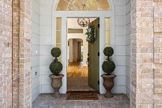 $355,000 | 14118 Hazel Ridge Court, Houston, TX 77062