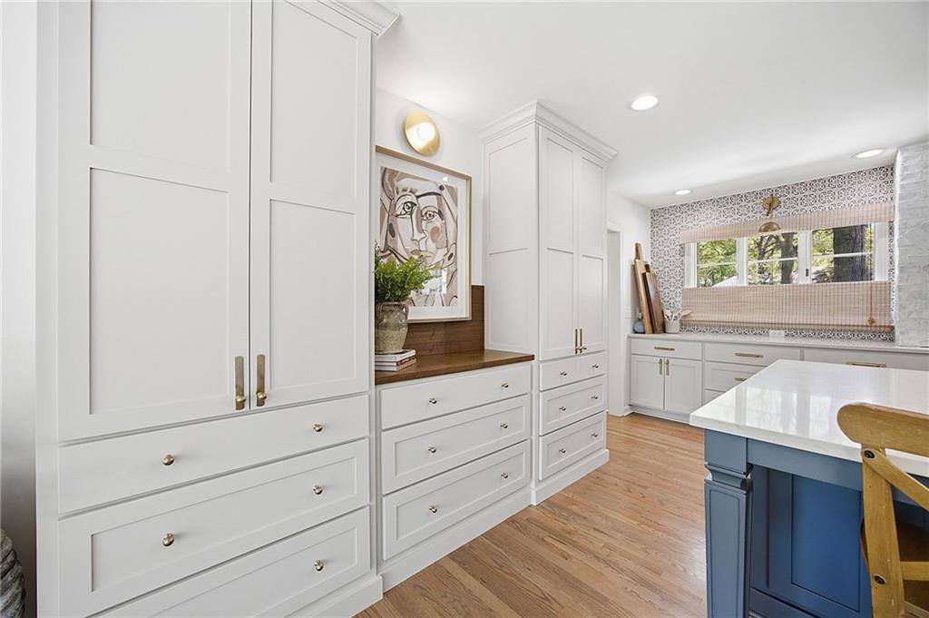 9526 Manor Road Leawood, KS 66206 - Photo 13 of 51