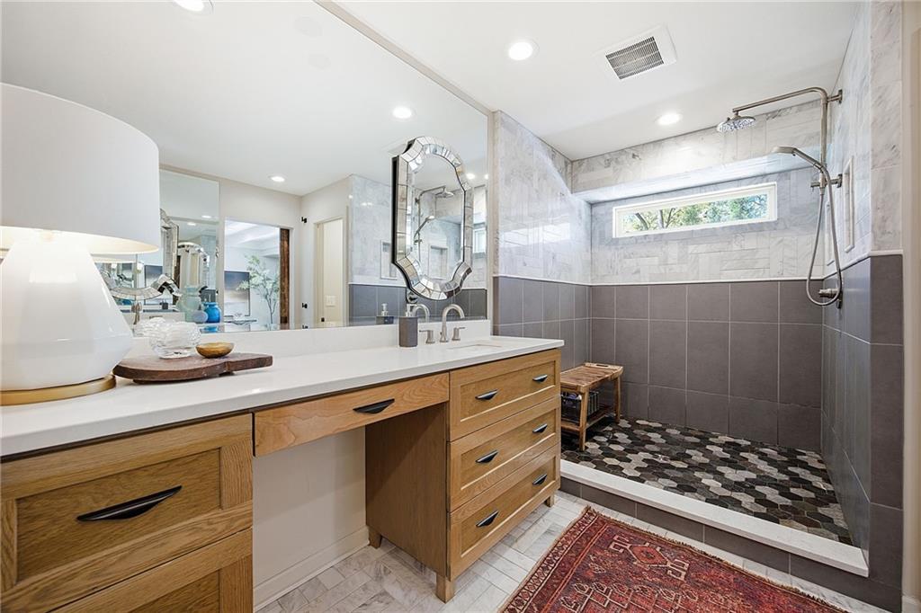 9526 Manor Road Leawood, KS 66206 - Photo 20 of 51