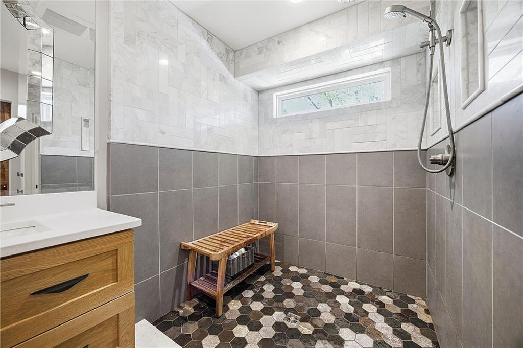 9526 Manor Road Leawood, KS 66206 - Photo 21 of 51