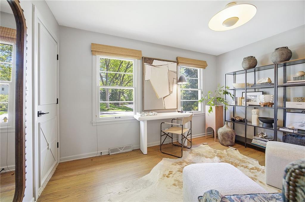 9526 Manor Road Leawood, KS 66206 - Photo 24 of 51