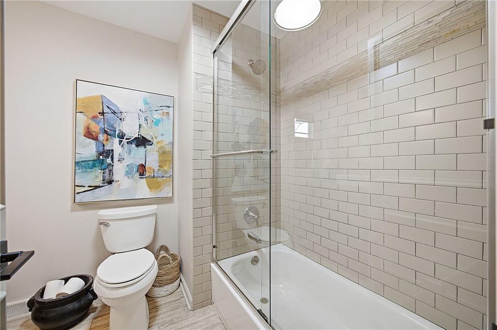 9526 Manor Road Leawood, KS 66206 - Photo 26 of 51