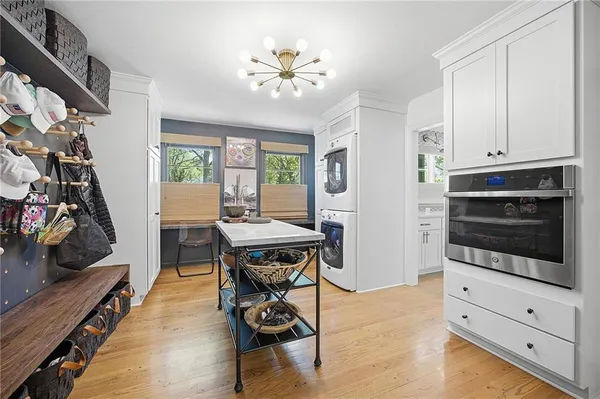 $1,300,000 | 9526 Manor Road, Leawood, KS 66206