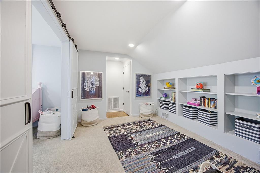 9526 Manor Road Leawood, KS 66206 - Photo 36 of 51