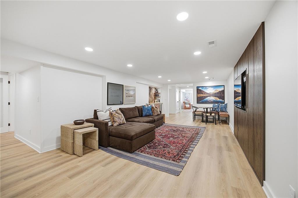 9526 Manor Road Leawood, KS 66206 - Photo 40 of 51