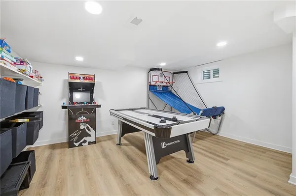 $1,300,000 | 9526 Manor Road, Leawood, KS 66206