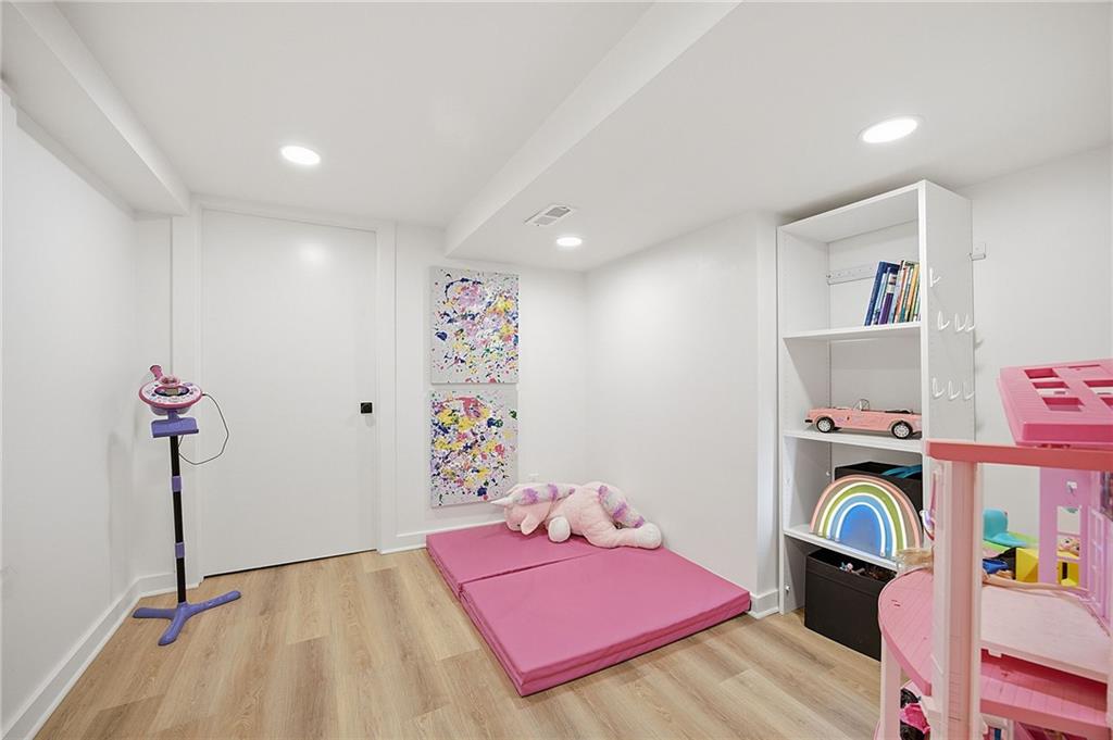 9526 Manor Road Leawood, KS 66206 - Photo 47 of 51