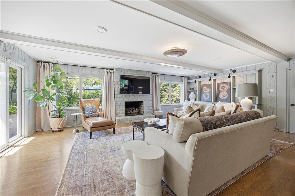 9526 Manor Road Leawood, KS 66206 - Photo 7 of 51