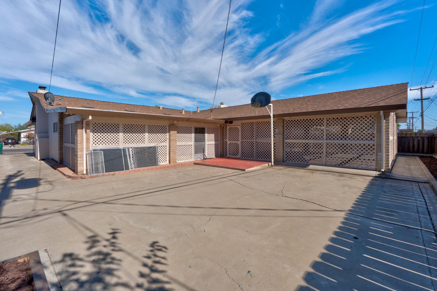 163 North Santa Rosa Street Los Banos, CA 93635 - Photo 42 of 49