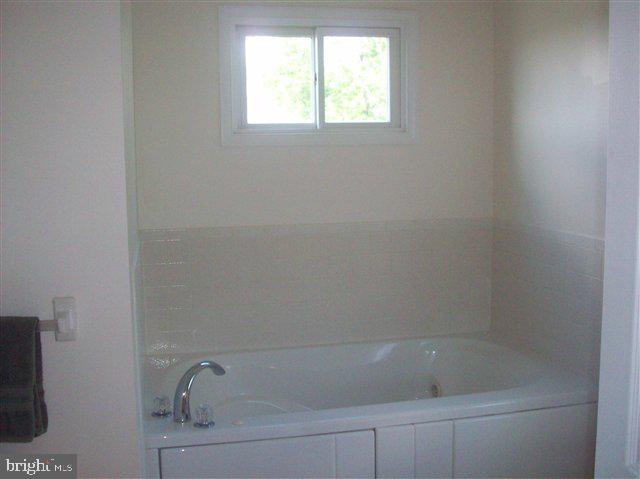 1634 Buckingham Road Harrisburg, PA 17111 - Photo 10 of 23 Gallery Image 10