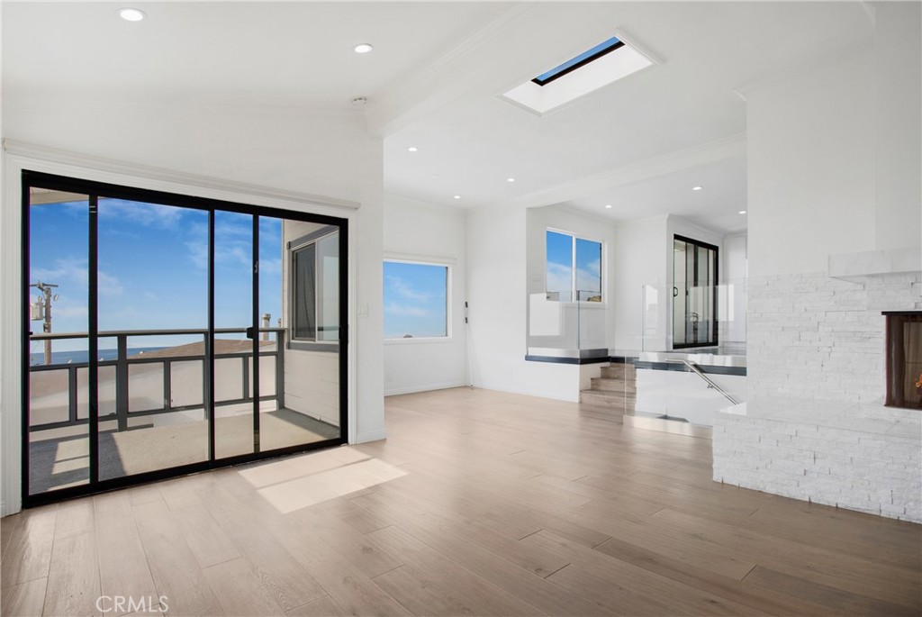 127 40th Street Manhattan Beach, CA 90266 - Photo 2 of 29