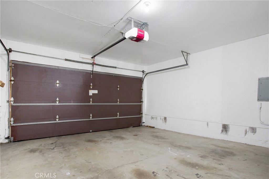 127 40th Street Manhattan Beach, CA 90266 - Photo 23 of 29 a room view