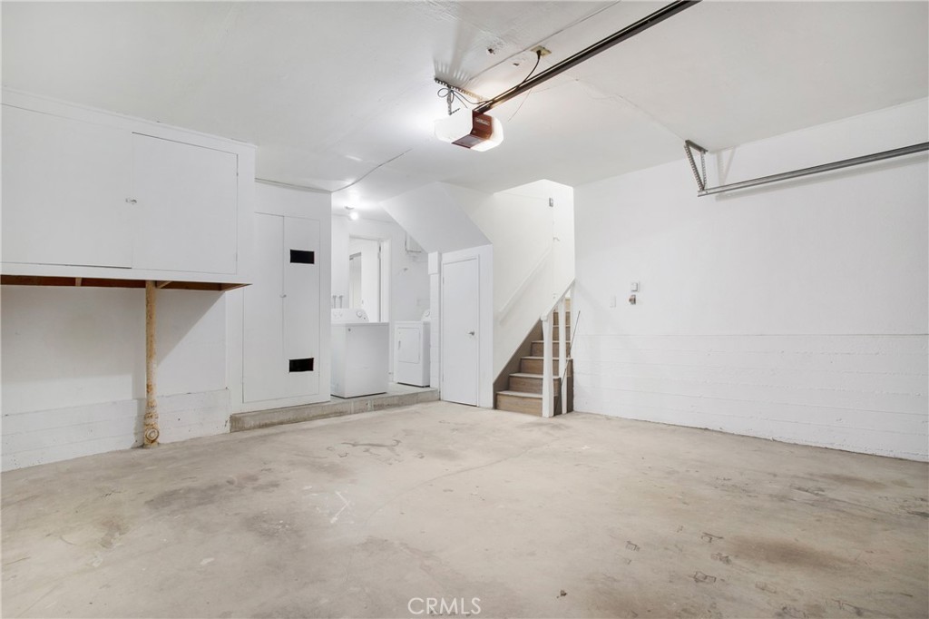 127 40th Street Manhattan Beach, CA 90266 - Photo 24 of 29 a view of an empty room with stairs