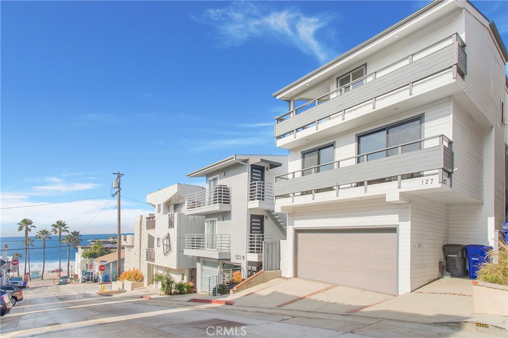 127 40th Street Manhattan Beach, CA 90266 - Photo 27 of 29 a view of a building with a street