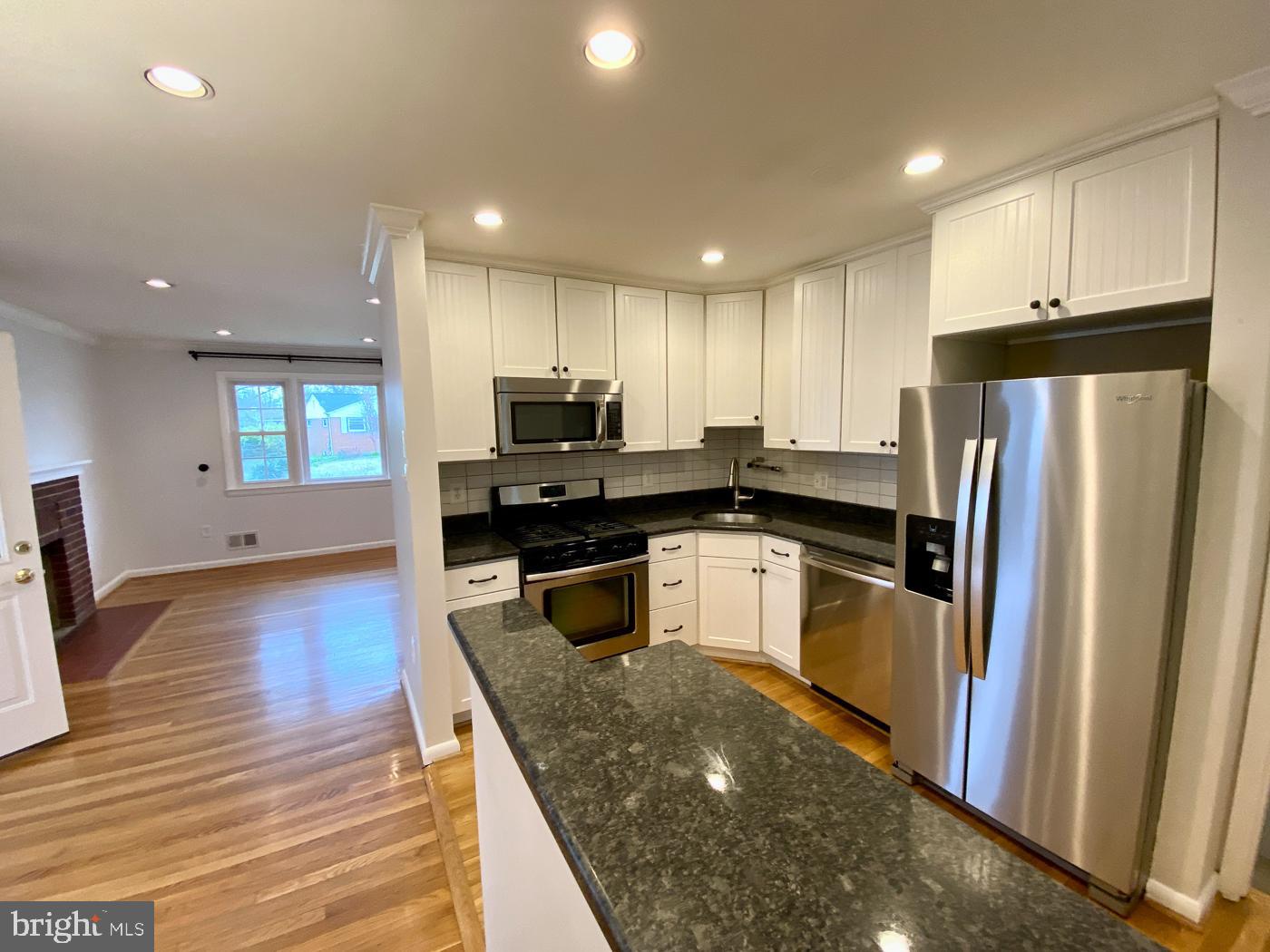 6907 Ruskin Street Springfield, VA 22150 - Photo 10 of 31