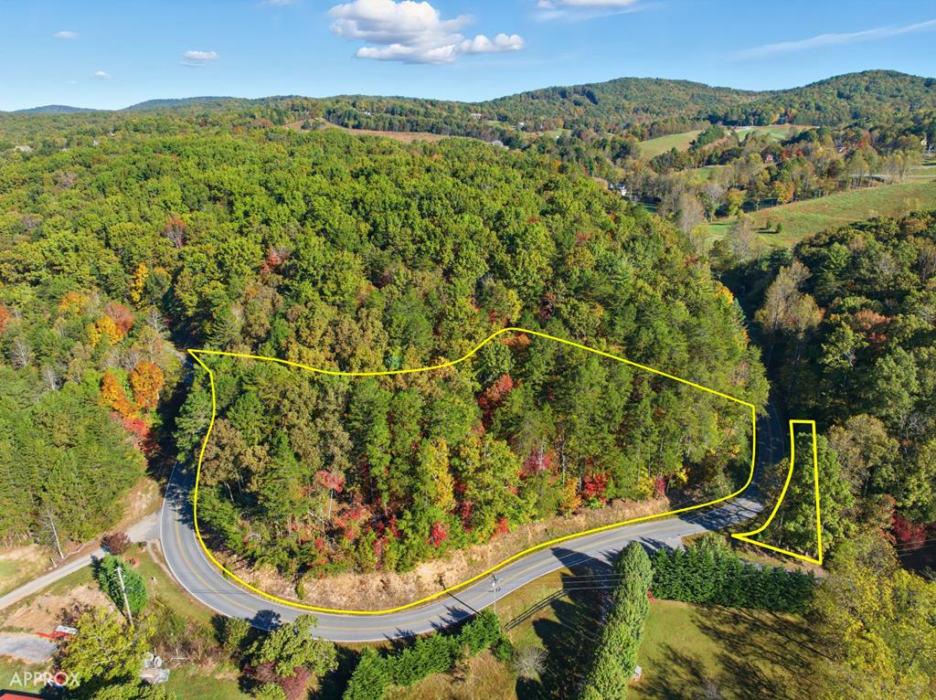 5240 Squirrel Hunting Road Blairsville, GA 30512 - Photo 5 of 40 a view of a lake