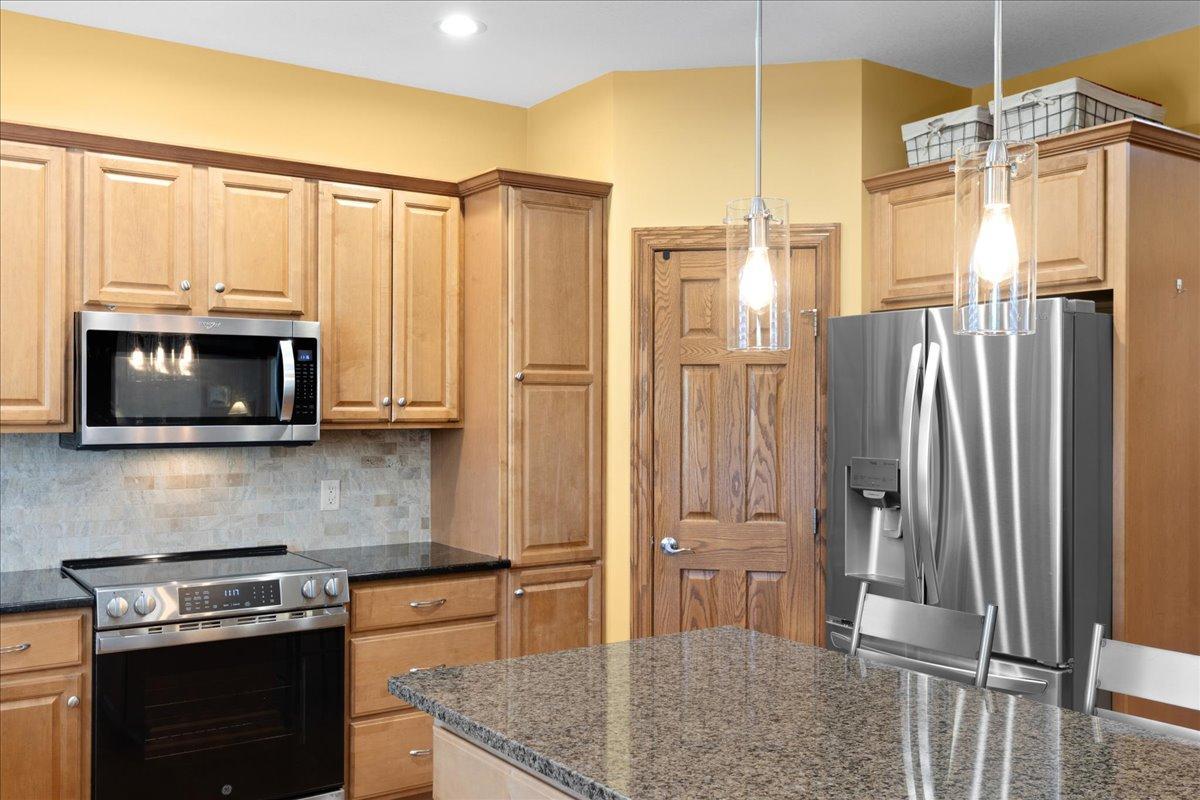 5236 Southern Ridge Lane Southwest Rochester, MN 55902 - Photo 10 of 44