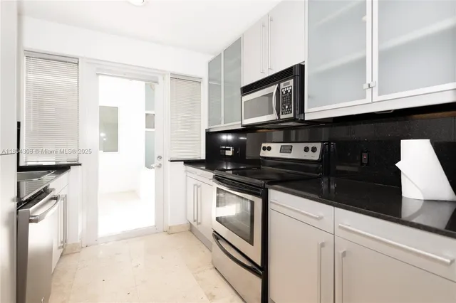$4,350 | 212 Washington Avenue, Unit 9, Miami Beach, FL 33139